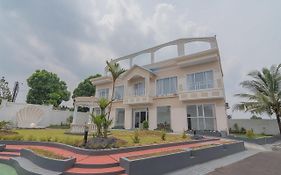 RedDoorz Syariah @ Villa Grand Mutiara Tasikmalaya